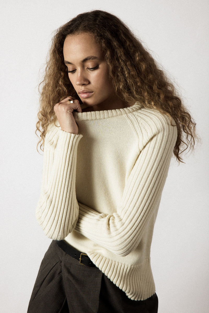 Esme | Sweater 02 - Janessa Leone