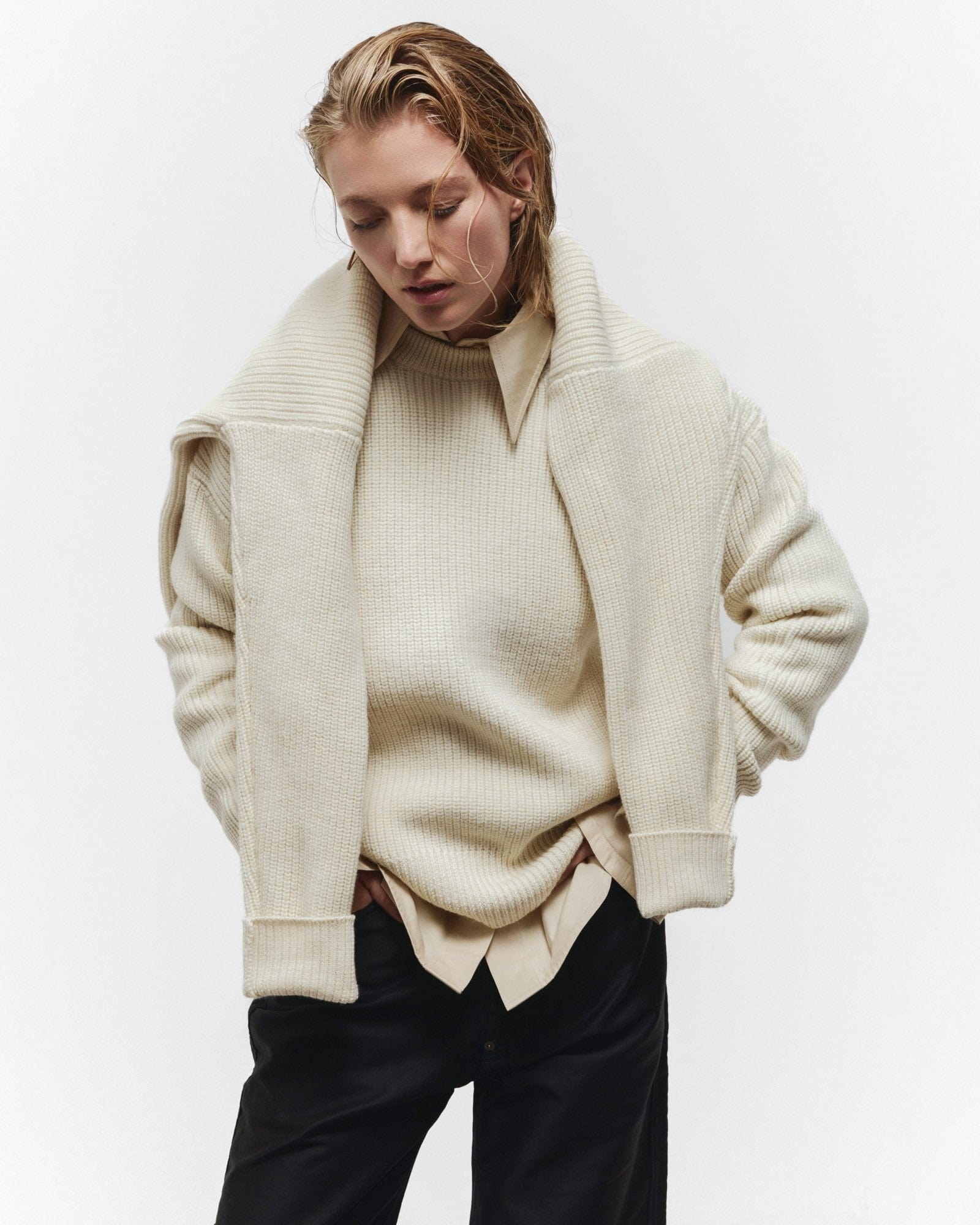 イルネージュ Genevieve Sweater | Janessa Leoné