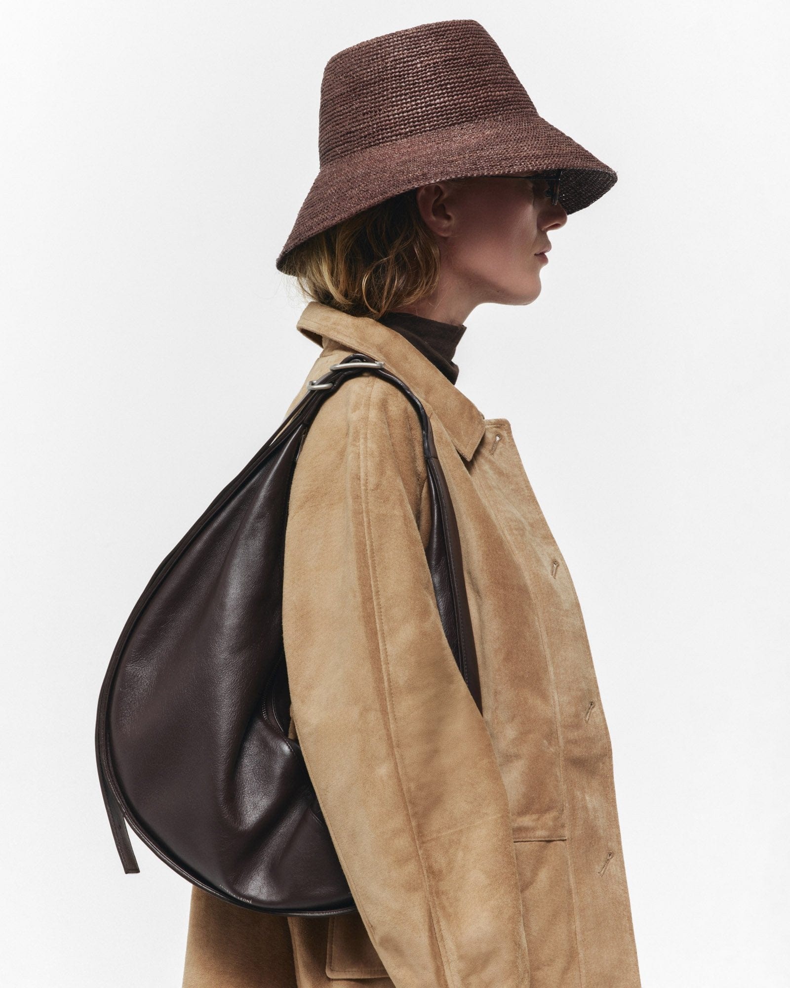 Felix Bucket | Janessa Leoné – Janessa Leone