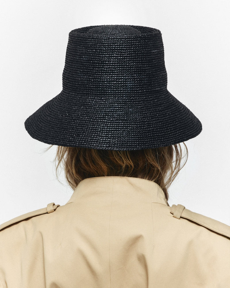 Felix Bucket - Janessa Leone