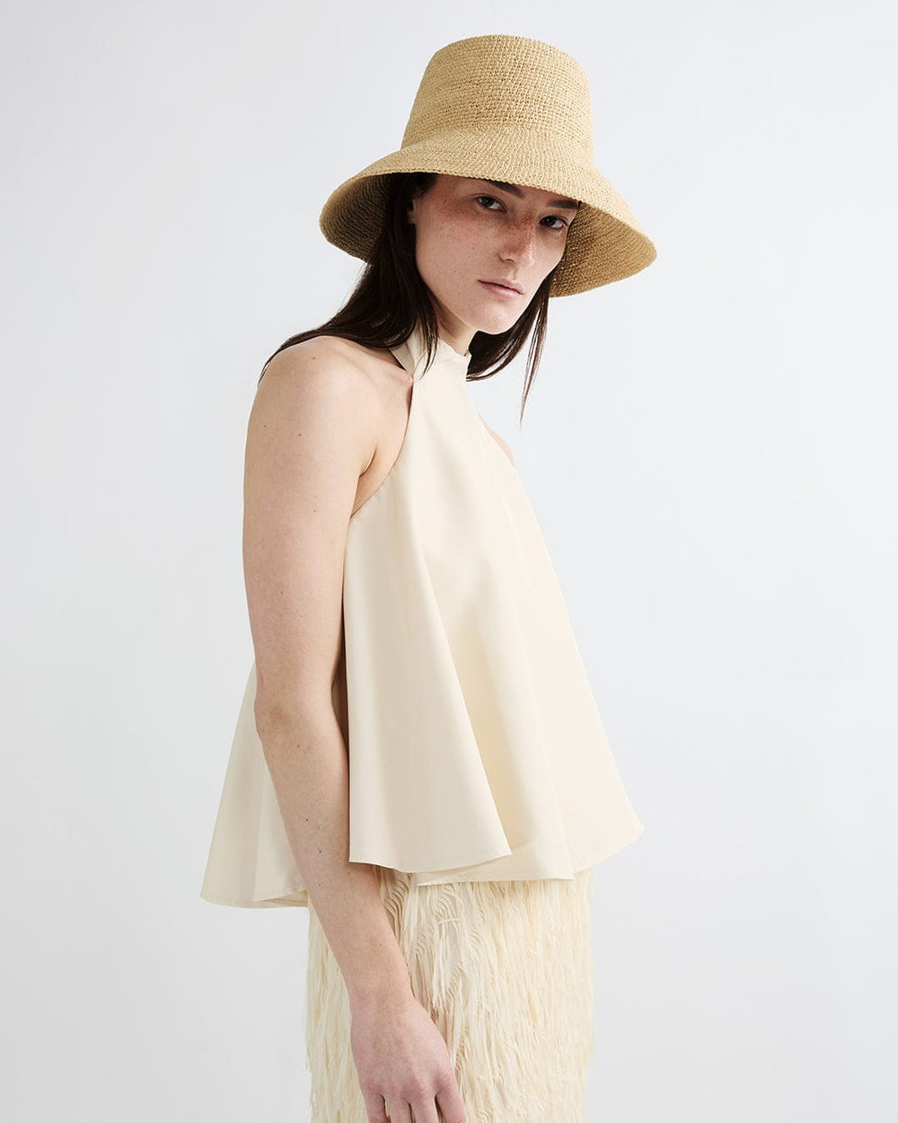 Felix Bucket | Janessa Leoné – Janessa Leone