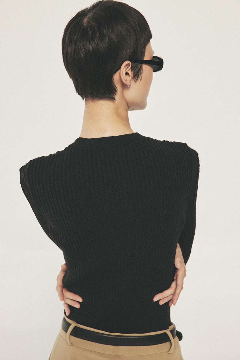 Thea | Sweater 06 - Janessa Leone, Black