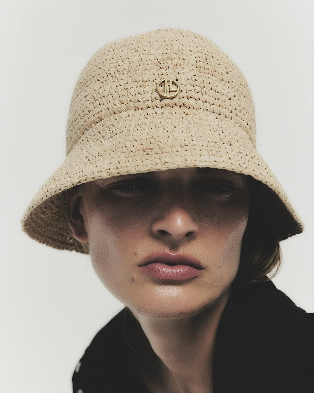 Pierce Bucket | Janessa Leoné